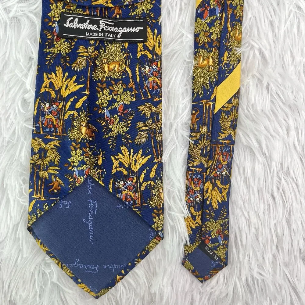 Salvatore Ferragamo Men’s 100%Silk Tie Hunting Jungle Print Navy Blue, Italy
